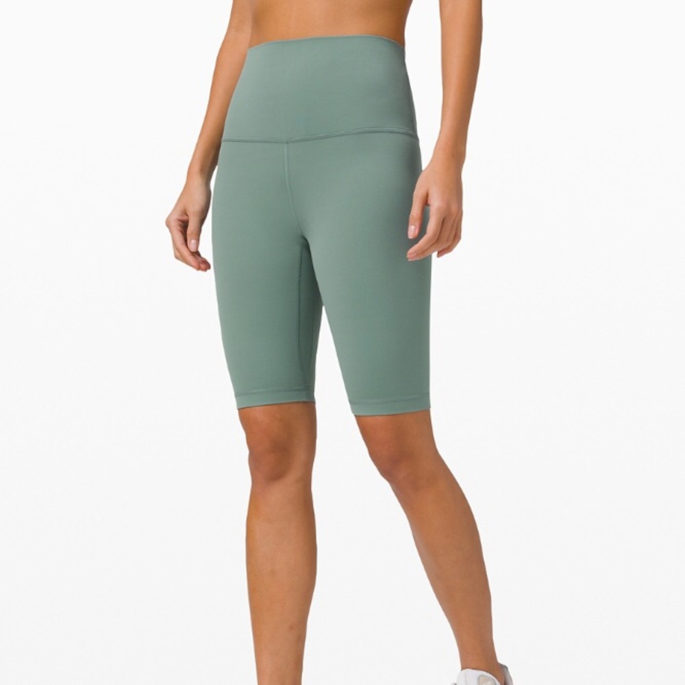 COPY - Lululemon align shorts 10inch
